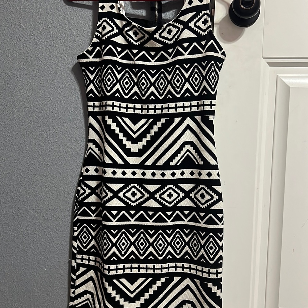 zip up back dress